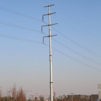 Asphaltieren Sie heißen eingetauchten Energieversorger Polen galvanisierte Hochspannungsfreileitungsmast